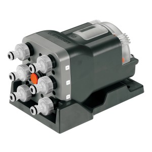 Distributore d'acqua automatico Gardena con 6 uscite per computer per irrigazione.
