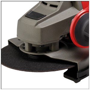 Detailaufnahme: Einhell TE-AG 125/1010 Winkelschleifer mit Schleifscheibe und Schutzvorrichtung.