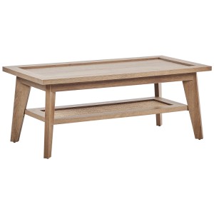 Table basse rectangulaire Simla en bois clair avec étagère en rotin.
