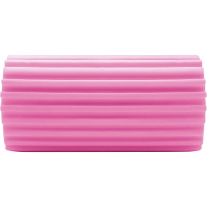 Spugna antipolvere rosa per la pulizia di mobili interni.