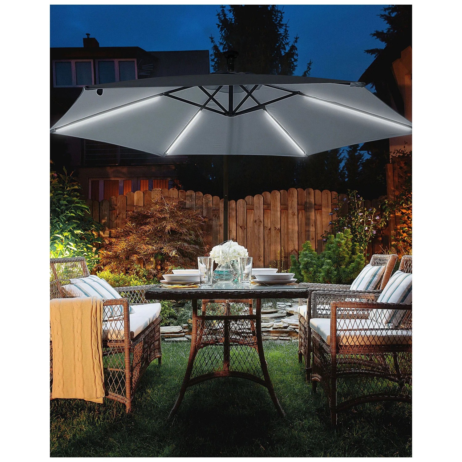Beliani Ombrellone Da Giardino 270 Cm Grigio Chiaro - Telo In Poliestere Con Base In Alluminio