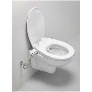 Sedile WC bidet Grohe Bau Keramik bianco con coperchio aperto e getto d'acqua.