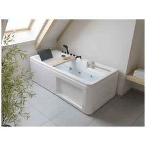 Weiße Beliani Whirlpool-Eckbadewanne Camalu aus Acryl mit Hydromassage, schwarzen Armaturen und Holzablage.