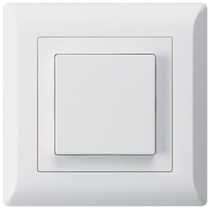 Interruttore a pulsante da incasso bianco Hager Kallysto Schema 3 per interni.
