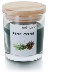 Bougie parfumée Balthasar Pine Cone dans un verre vert foncé avec couvercle en bois. Décoration de Noël.