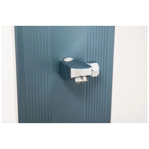 Dettaglio: Rubinetto acqua fredda blu della doccia solare Steinbach Slim Line Deluxe.