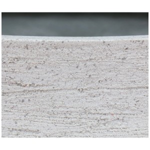 Dettaglio: Vaso per piante Gartec Fiber Round Groove color crema, superficie strutturata.