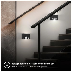 Applique murale sans fil noire Briloner Chet avec détecteur de mouvement sur escalier.