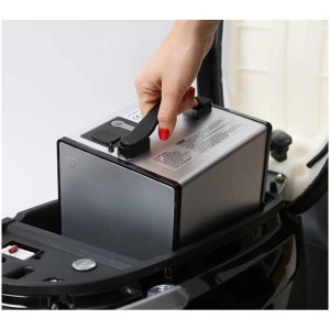 Yadea Lithium Batterie 48V/28Ah wird in E-Roller eingesetzt.