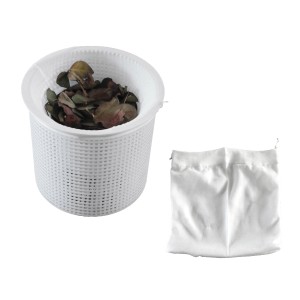 Filet de skimmer pour filtration fine dans le panier de skimmer et sac filtrant blanc.