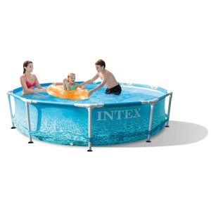 Intex Frame Pool Set Beachside, piscina rotonda per famiglie con struttura in acciaio e design oceanico, con bagnanti.