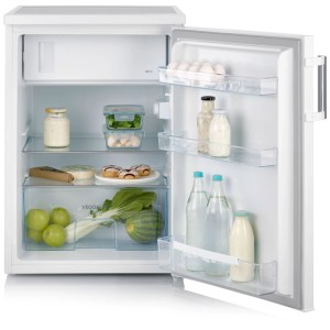 Offener Severin Kühlschrank TKS8847, Edelstahl/Weiss, 120L, gefüllt mit Lebensmitteln.