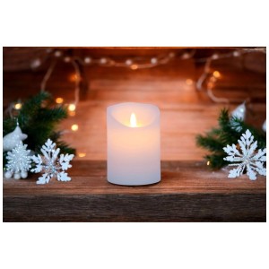 Weiße LED-Wachskerze mit beweglicher Flamme, 7,5 x 10 cm, für stimmungsvolle Beleuchtung.