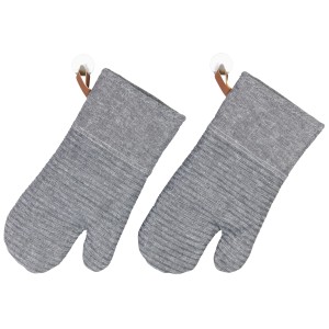2er-Set graue Wenko Topfhandschuhe Ada Stripes mit Schlaufe zum Aufhängen.