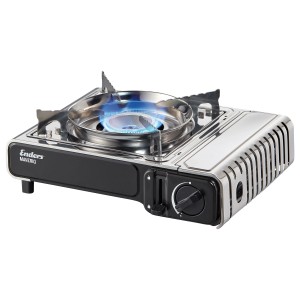 Fornello da campeggio Enders Maveriq con fiamma blu, acciaio inox e corpo nero.