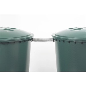 Set di collegamento per serbatoi d'acqua piovana Garantia (31,8 mm) con tubo per collegare due serbatoi verdi.
