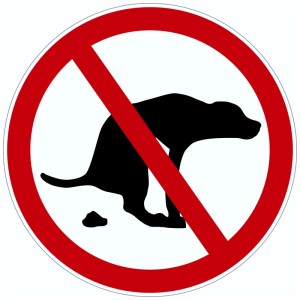 Panneau: Interdiction de déjection canine, 9,5x9,5 cm, cercle rouge avec silhouette de chien noire.