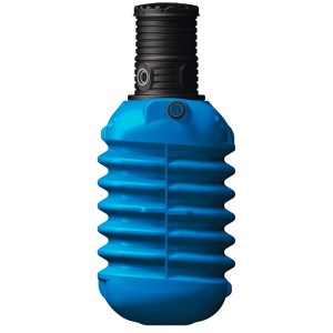Cuve enterrée bleue 4rain Modularis 2500 l avec rehausse de puits noire et couvercle de cuve.