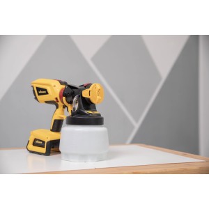 Sistema di verniciatura a spruzzo a batteria Wagner W 600 FLEXiO 18V con accessori per verniciare con precisione.