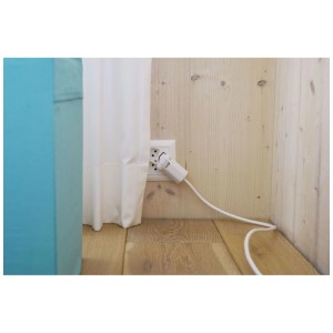 Cavo di alimentazione bianco Clip-Clap TD (3 m) con protezione bambini in presa a muro di legno.