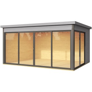 Abri de jardin en bois gris clair avec toit plat et grandes baies vitrées.