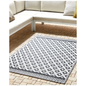 Beliani Outdoor-Teppich Thane, 120x180 cm, mit geometrischem Muster in Grau und Weiß.