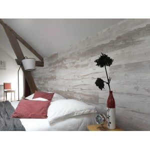 Revêtement mural clair Grosfillex Element Compact Cabane Natur dans une chambre avec poutres en bois.