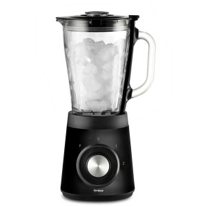 Trisa Standmixer Diners Edition in Schwarz mit Eiswürfeln im Glasbehälter.