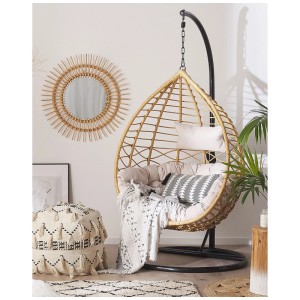 Beliani Arsita sedia sospesa, polyrattan marrone con struttura, cuscini inclusi.