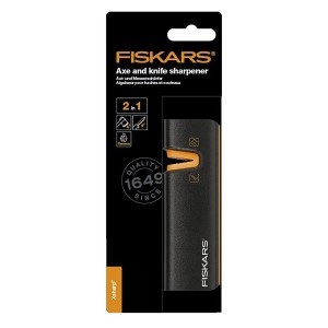 Affûteuse de haches et de couteaux Fiskars Xsharp noire et orange, emballée.