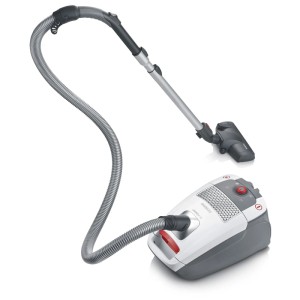 Aspirateur traîneau Severin BC7047, blanc-rouge, avec accessoires. Aspirateur compact pour allergiques.