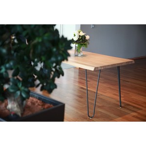 Tavolo con gambe a forcina nere (180x710mm).