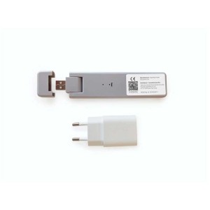 Technaxx Solar-WiFi-Stick TX-247 mit Netzteil für Balkonkraftwerke.