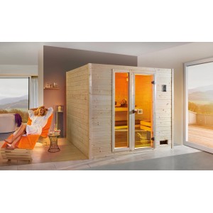 Weka Sauna en bois massif Valida Plus avec porte en verre et poêle à l'intérieur.