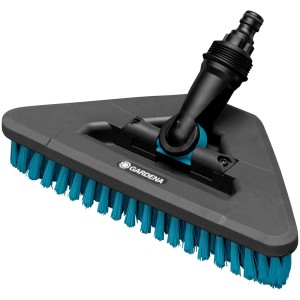 Spazzola Gardena Hard Flex Cleansystem per superfici robuste, forma triangolare con setole blu.