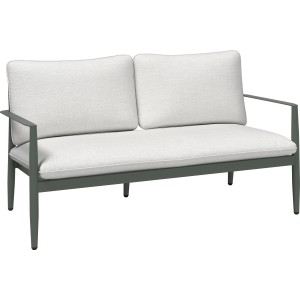 Divano a due posti del set lounge Claremont: struttura in acciaio grigio-verde con cuscini bianco crema.
