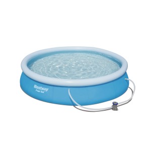 Bestway Fast Set Pool, 366x76 cm, piscina Quick-Up con vasca blu e anello gonfiabile bianco, riempita d'acqua.