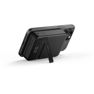 Powerbank noire Ecoflow Rapid 10 000 mAh avec écran et smartphone.
