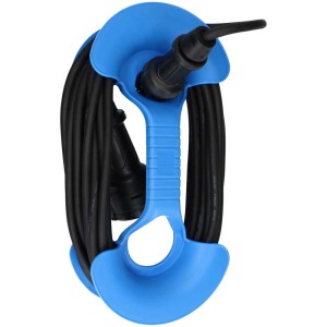 Rallonge GDV T13 / T13 IP55 noire (10 m) enroulée sur un support de câble bleu.