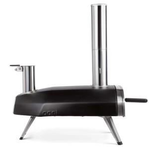 Four à pizza Ooni Fyra 12, noir et chrome, vue latérale. Grill à pellets pour jardin et terrasse.