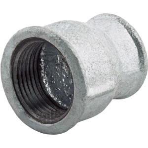 Raccord de réduction en fonte malléable galvanisée avec deux filetages femelles de tailles différentes.