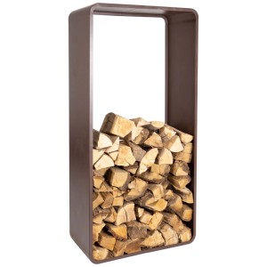 Range-bûches moderne Nouvel en acier couleur rouille, rempli de bûches.