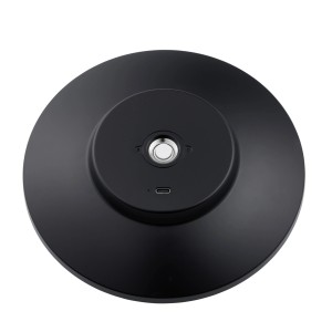 Specchio cosmetico LED Tesamit nero, dettaglio della base con sensore touch e porta USB-C.