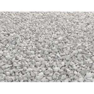 Gravier de marbre blanc de Carrare, 20-40 mm, idéal pour les allées de jardin et la décoration.