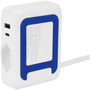 Stazione di ricarica bianca Steffen IQ con presa T13, porte USB-A e USB-C, cavo da 1,5 m.