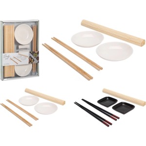Set à sushi 7 pièces en bambou et porcelaine avec natte, baguettes, plateaux et bols.