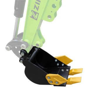 Benna escavatore Zipper ZI-MBGS850DBS 200 mm, nera, con denti gialli su miniescavatore. Robusto accessorio per scavi.