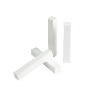 Kosche Eckhölzer-Set, 4 weiße, grundierte Leisten für Laminat & Parkett.