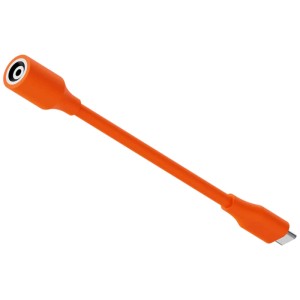 Adattatore arancione Jackery DC8020 a USB-C per sistemi solari.