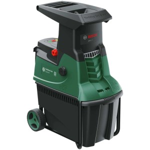 Broyeur électrique Bosch AXT 23 TC avec bac de ramassage et roues en vert et noir.